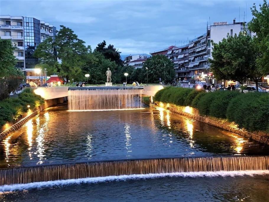 Χαίρε, Ξεΐνε, Παρ' Αμμι Φιλησεαι Tríkala Exterior foto